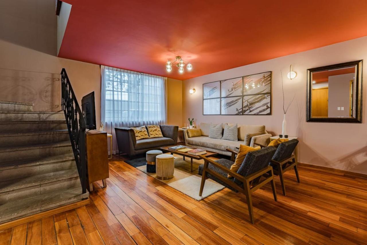 Stylish Getaway With Patio, Near Attractions Mexico City
