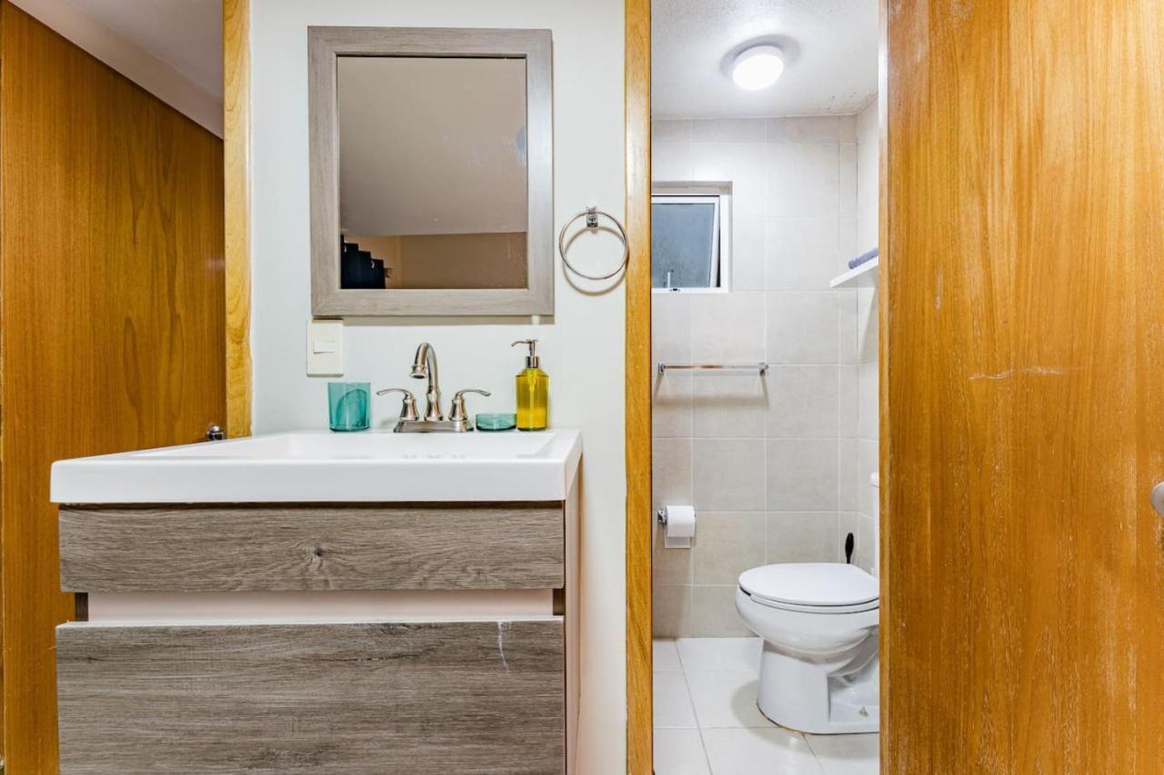 Holiday home Stylish Getaway With Patio, Near Attractions *