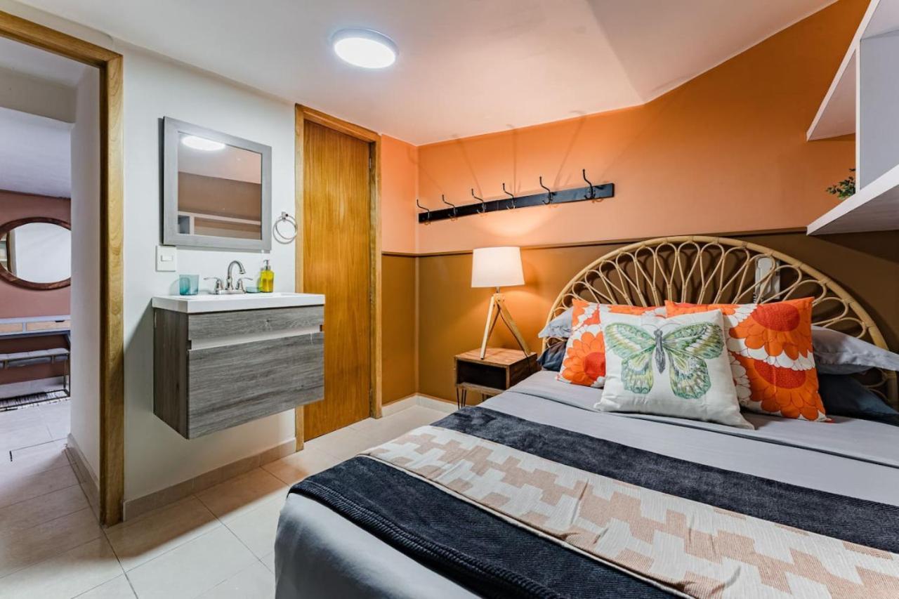 Stylish Getaway With Patio, Near Attractions Holiday home