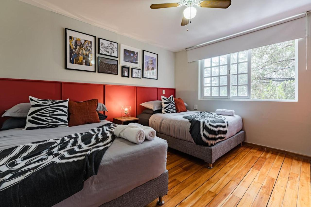 Stylish Getaway With Patio, Near Attractions