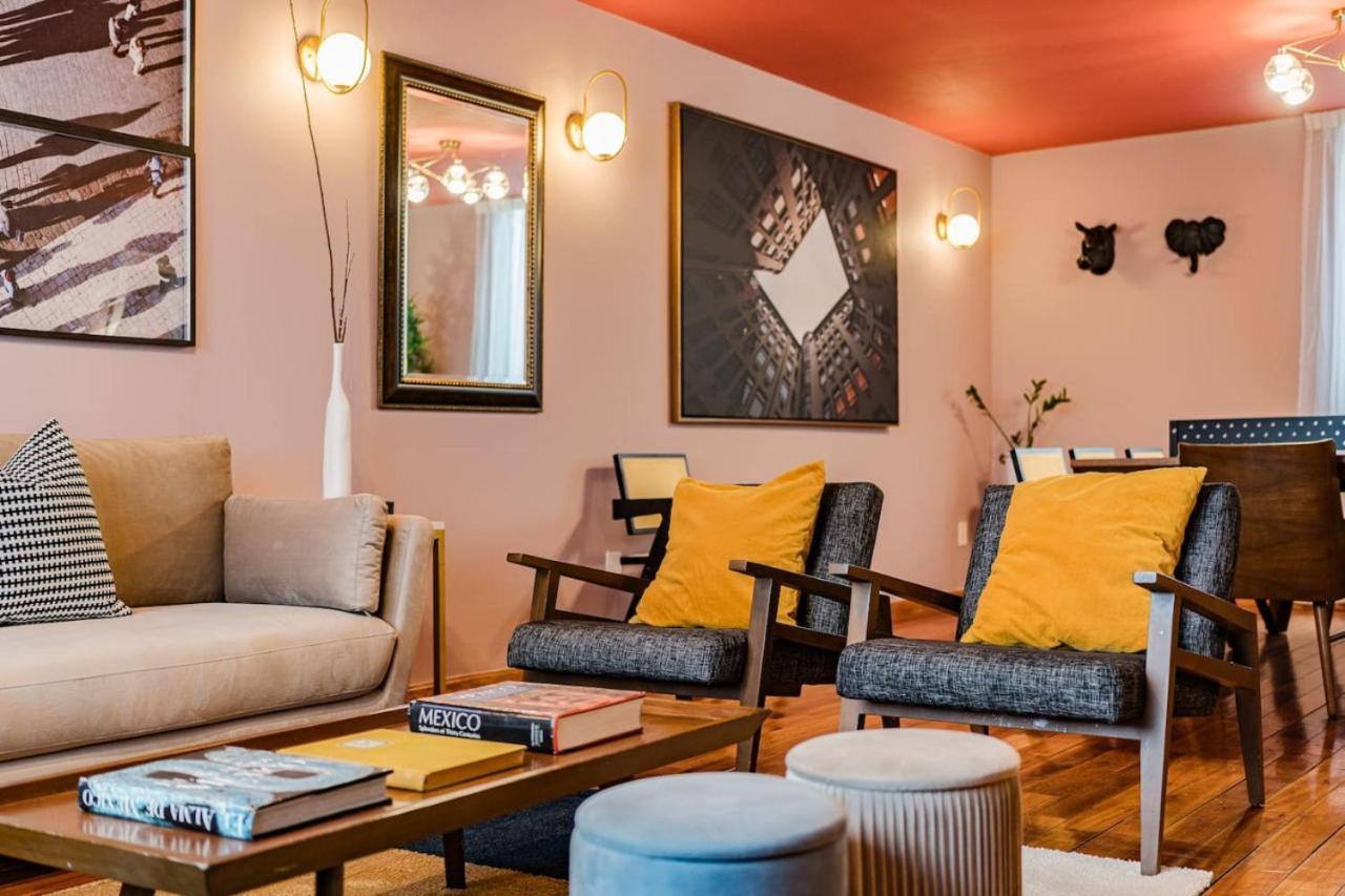 Holiday home Stylish Getaway With Patio, Near Attractions *