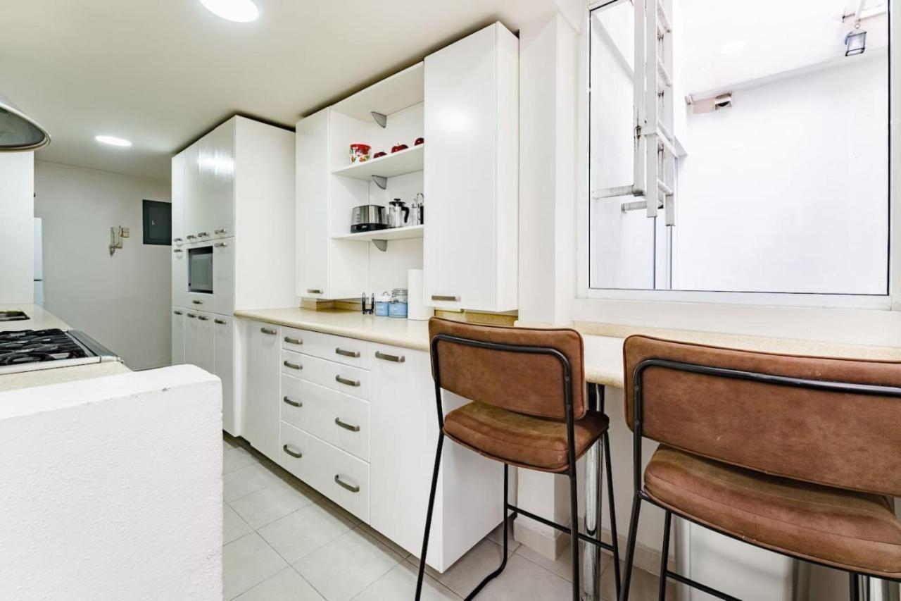 Stylish Getaway With Patio, Near Attractions Mexico City